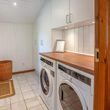 Vakantiehuis Beautiful In With Sauna